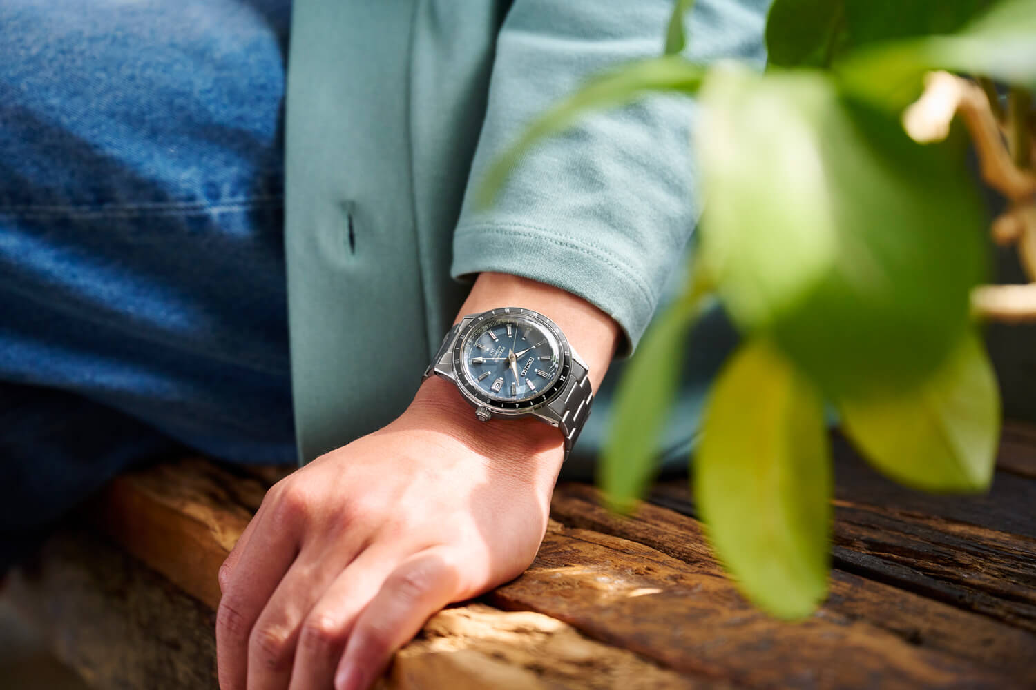 Zegarek męski Seiko GMT Style 60&rsquo;s z mechanizmem automatycznym, szarą tarczą oraz czarnym, sk&oacute;rzanym paskiem